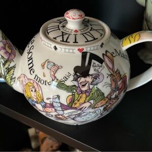 Disney Alice in Wonderland Mad Hatter Ceramic Teapot Vintage P. Cardew Design